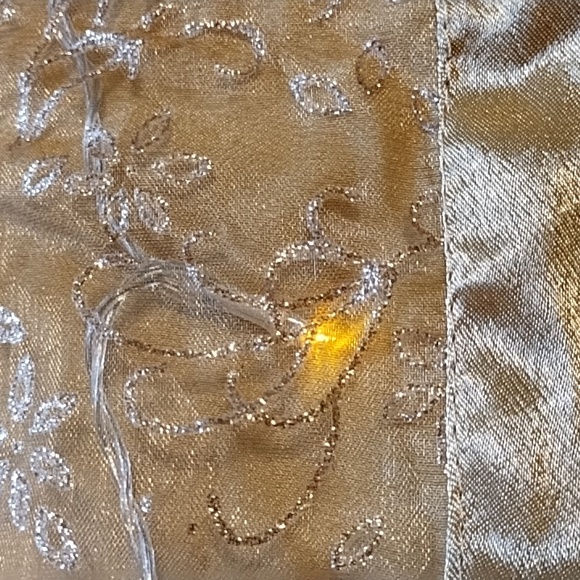 New Gold Pre Lighted Holiday Table Runner - Picture 12 of 12